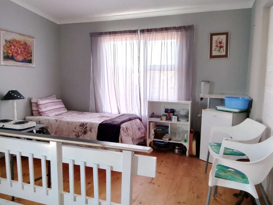 4 Bedroom Property for Sale in Kleinkrantz Western Cape